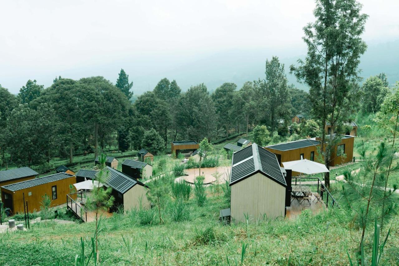 Bobocabin Gunung Mas, Puncak Hotel Tagalbato Exterior photo